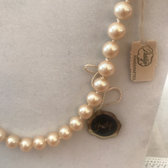 Vintage 1960’s Prestige glass pearls 54”extra long - Picture 4 of 13